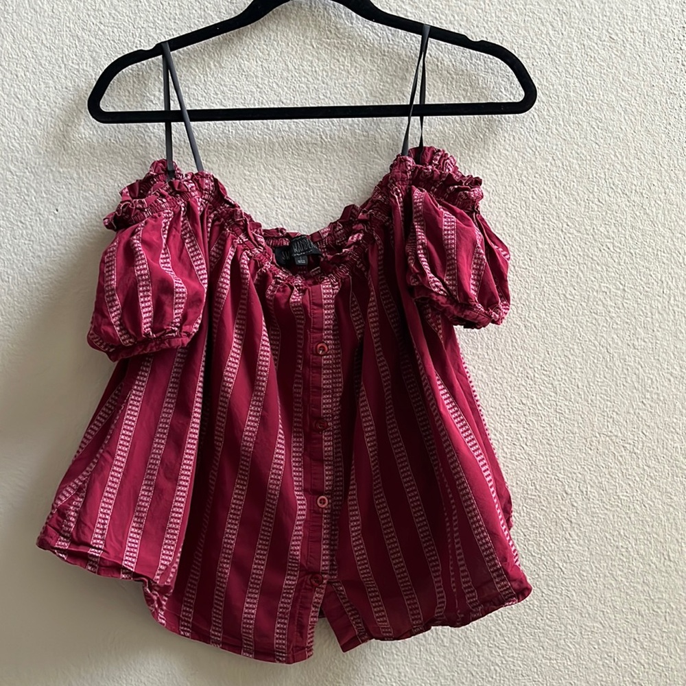 SWEET WANDERER OFF THE SHOULDER WINE RED STRIPED PUFF SLEEVE SIZE SMALL PREOWNED